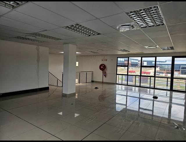 517M² WAREHOUSE TO LET IN NORTH RIDING